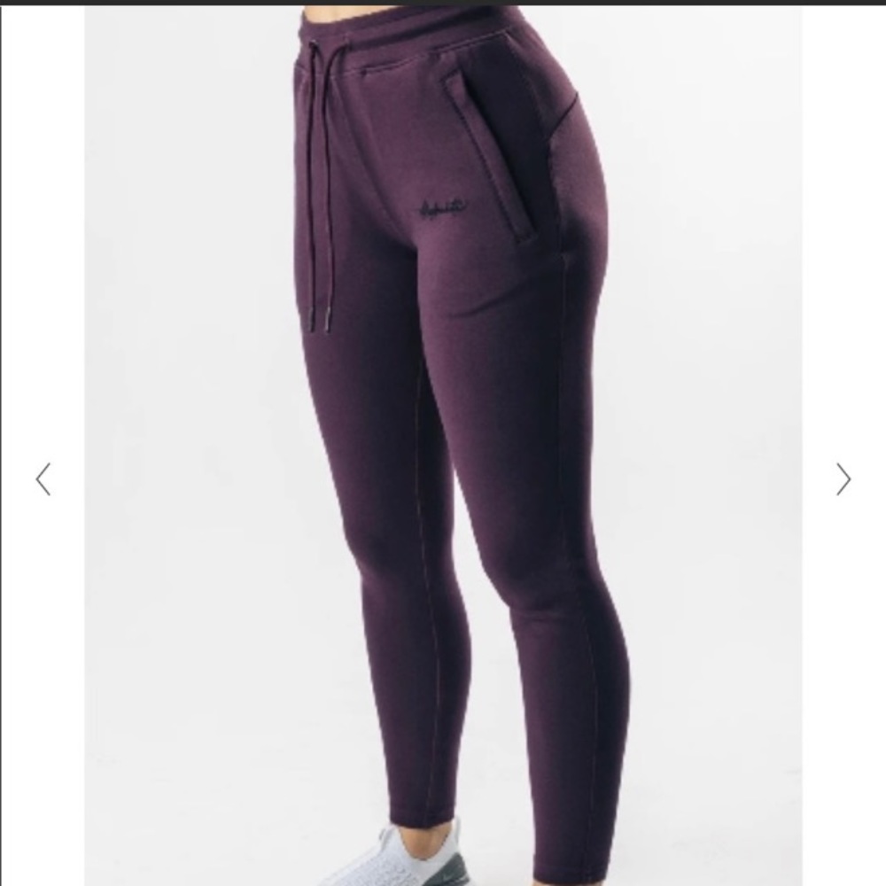 Alphalete Essential Joggers